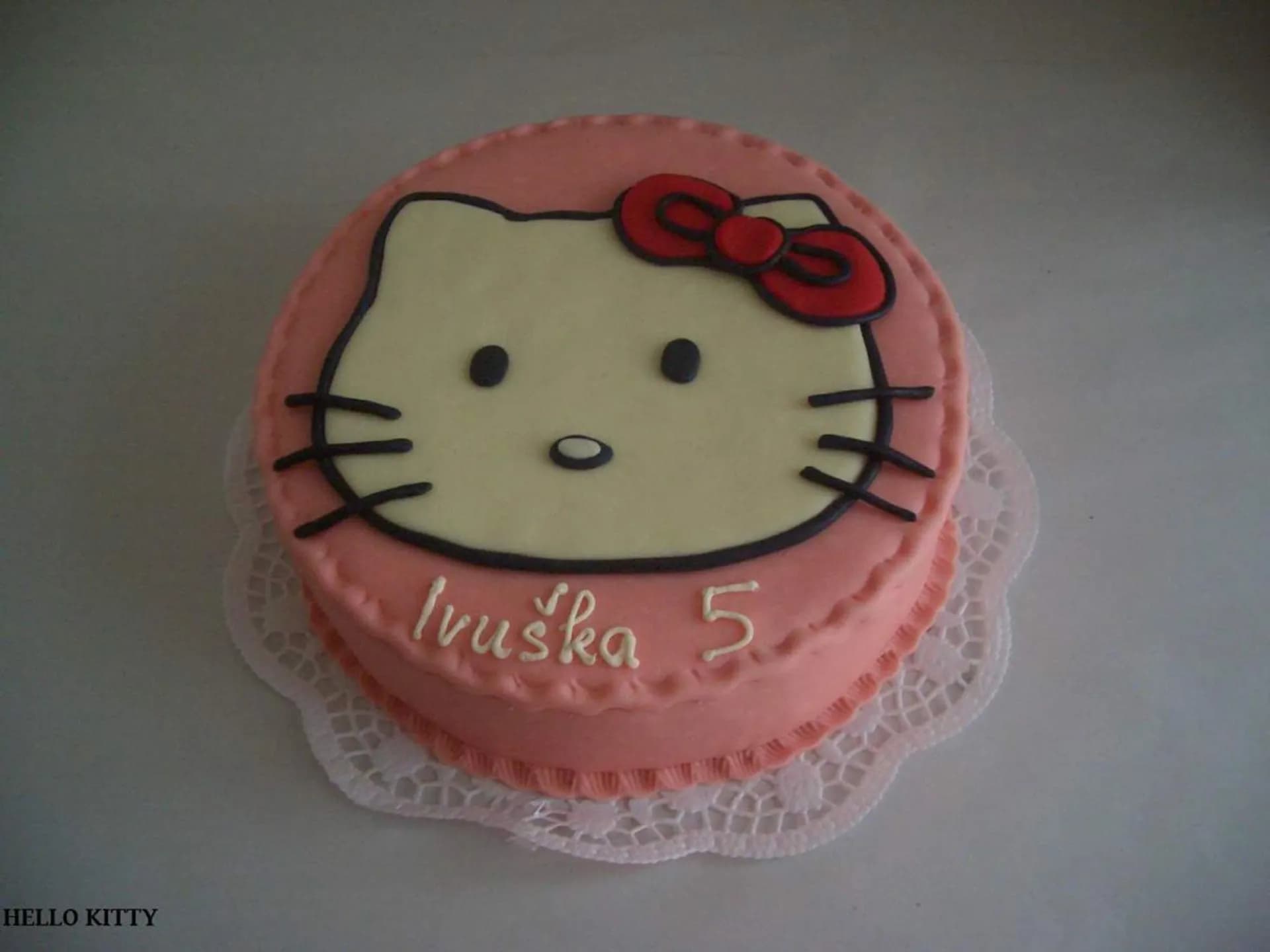 Hello Kitty kulatá